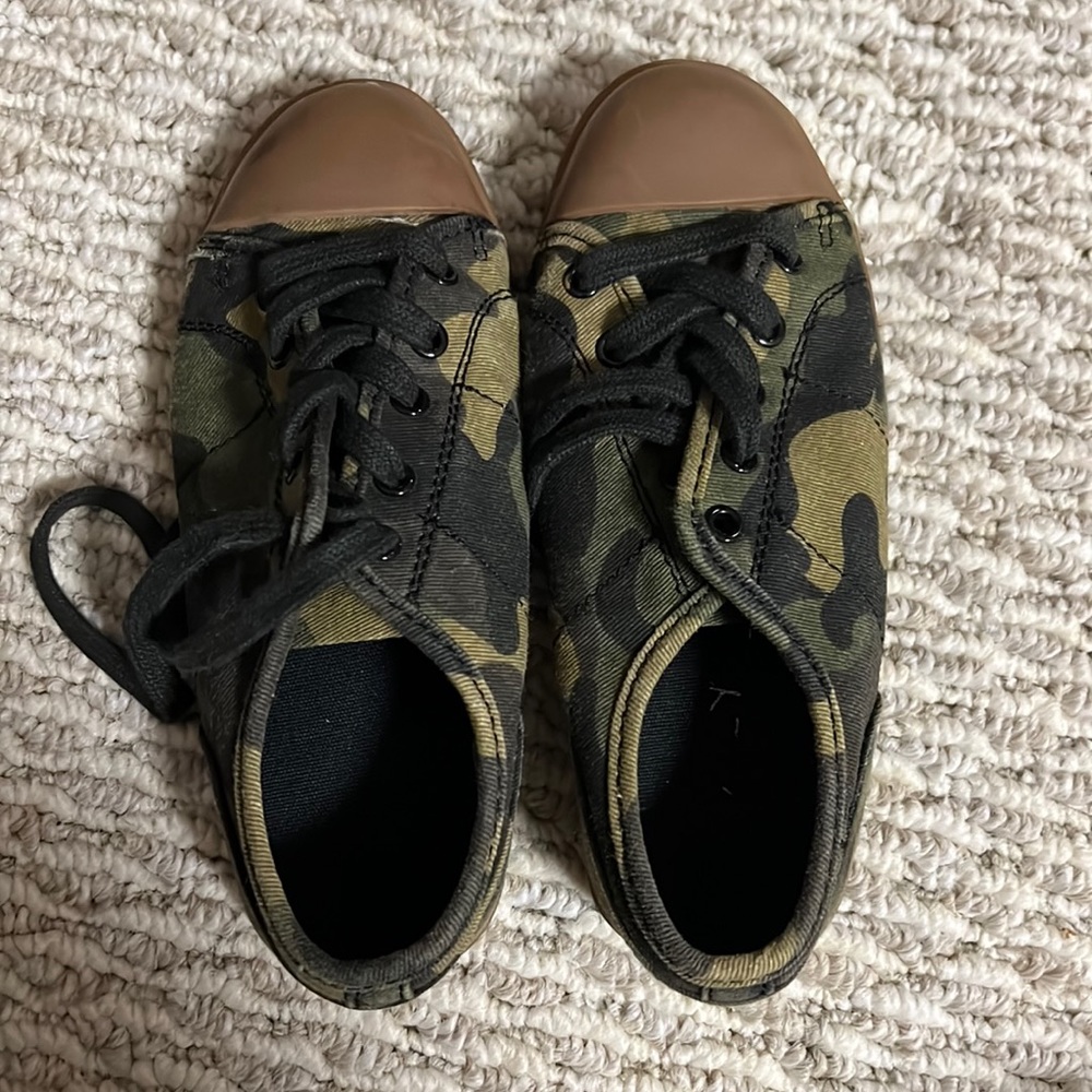 Dezzys toddler size 11 shoes.